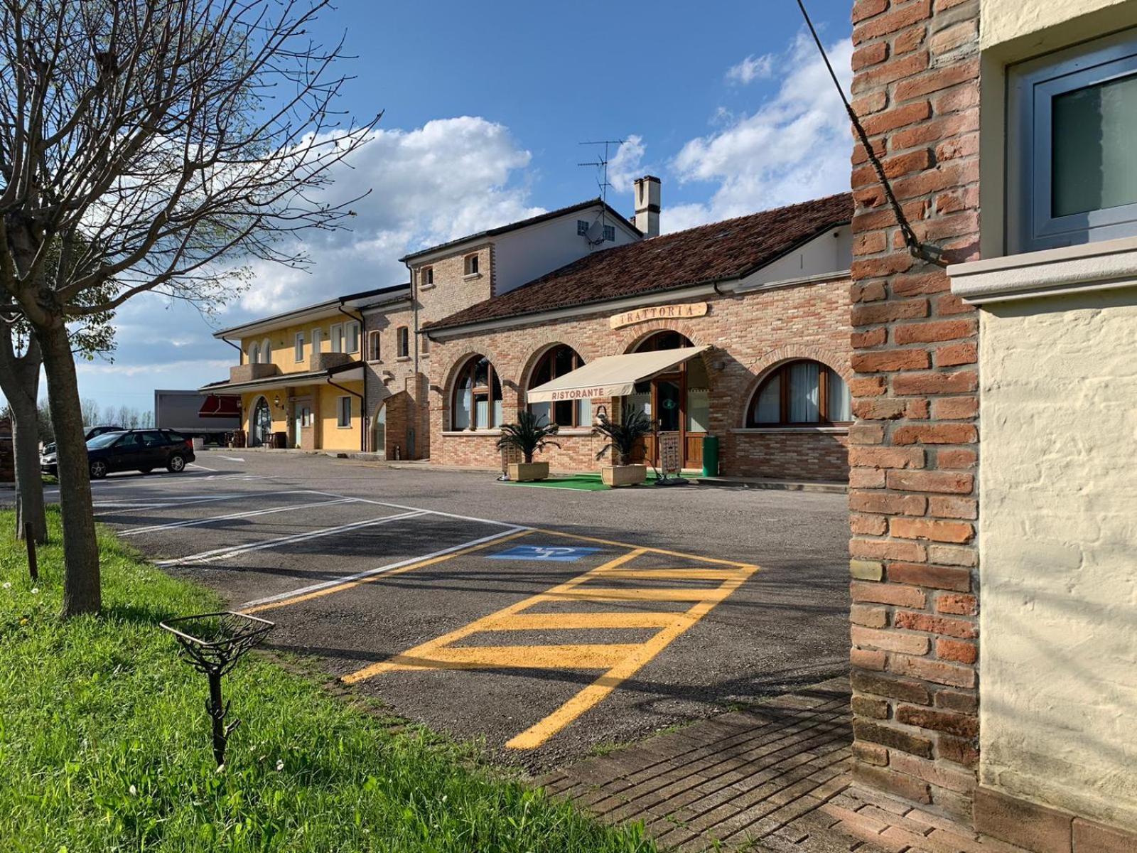 Hotel Locanda Dolce Vita San Dona di Piave Bagian luar foto