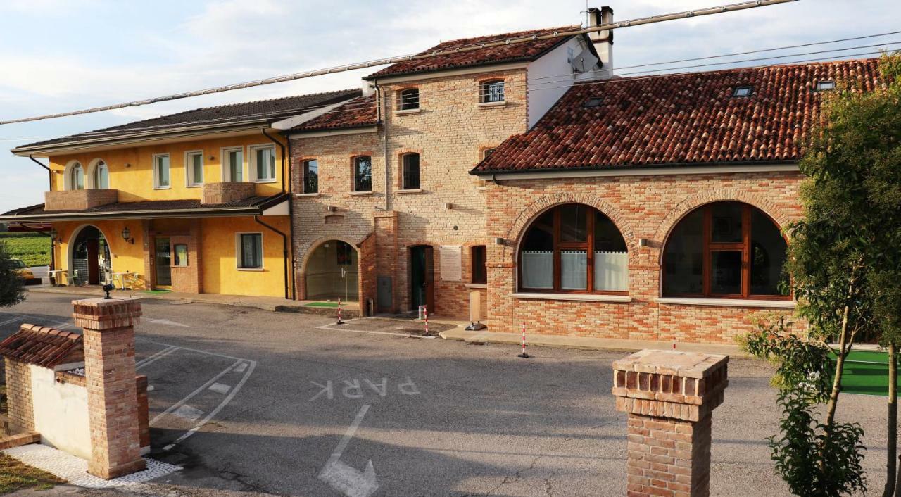 Hotel Locanda Dolce Vita San Dona di Piave Bagian luar foto
